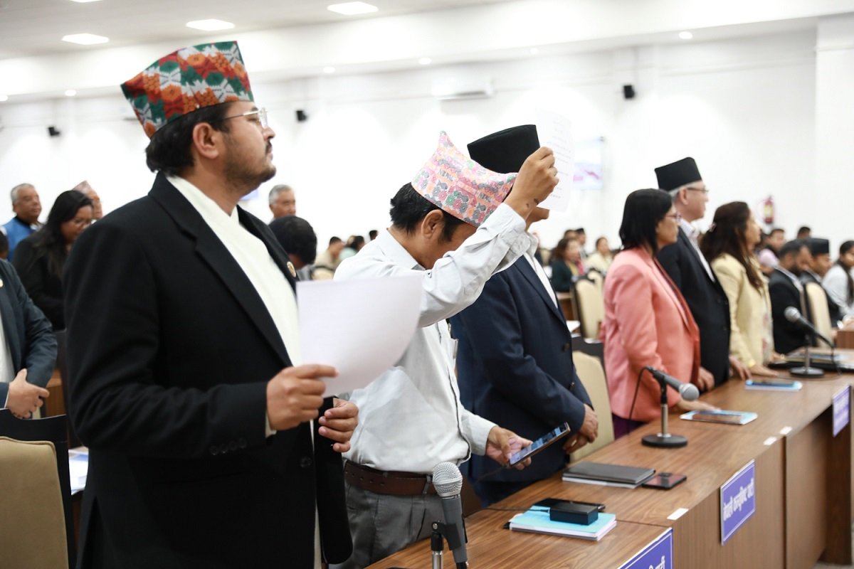 प्रधानमन्त्रीको अभिव्यक्तिविरुद्ध प्रतिपक्ष आक्रामक, प्रतिनिधिसभा बैठक अवरुद्ध