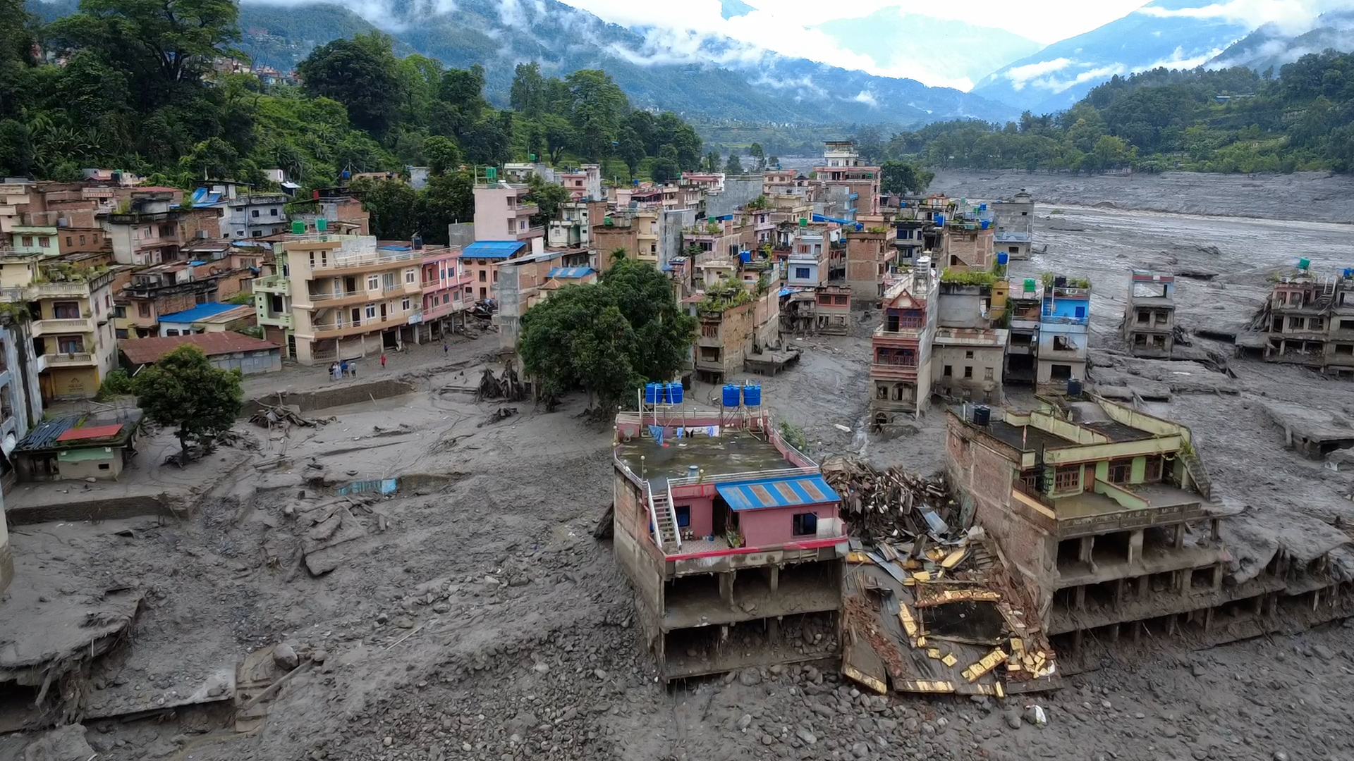 भोटेकोशी बाढीपहिरोमा मृत्यु हुनेको संख्या १ हजार ३ सय ५५ पुग्यो, ४ हजार ९ सय १६ अझै बेपत्ता